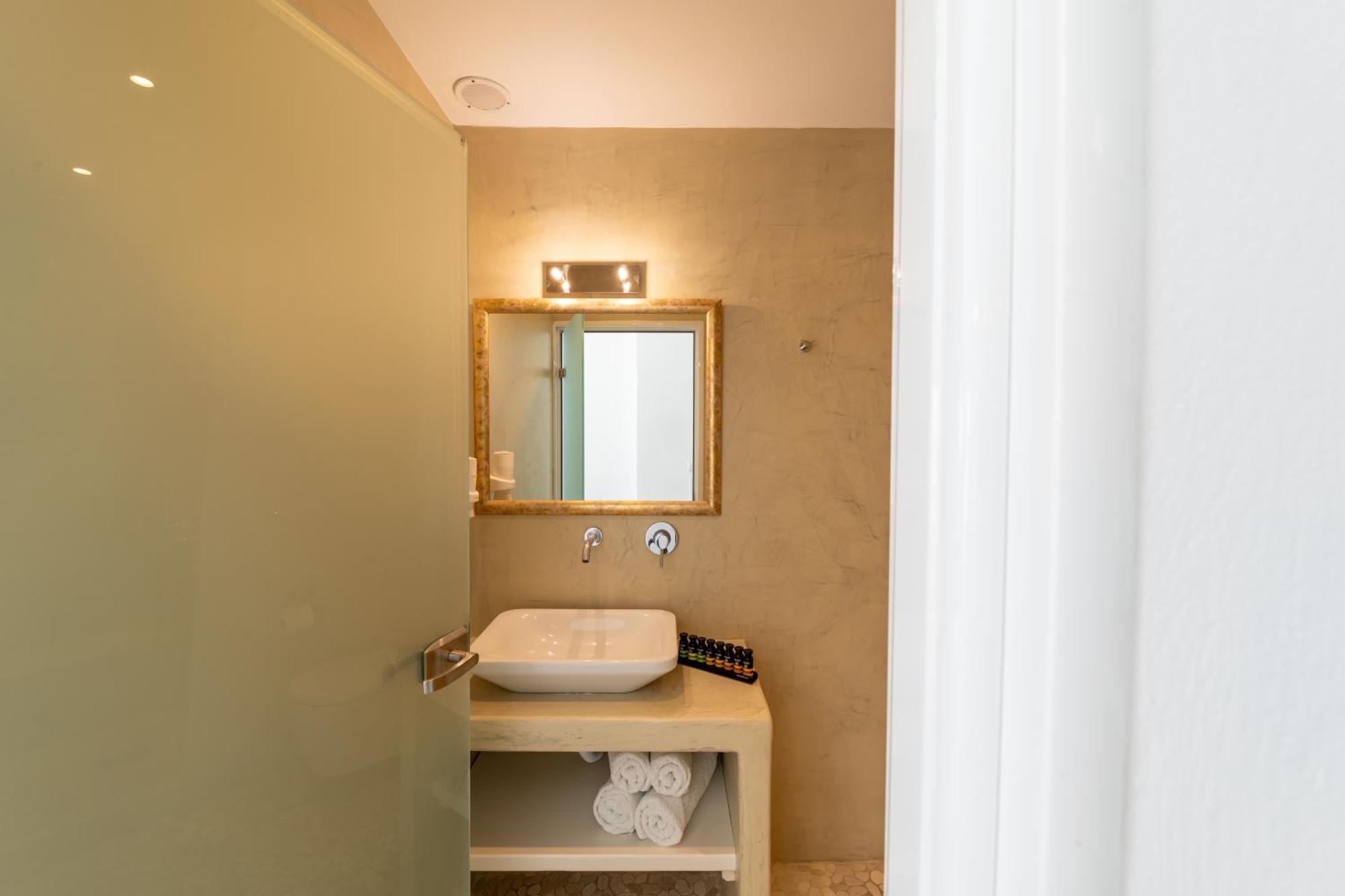 Enalion White Suites Oia Kültér fotó